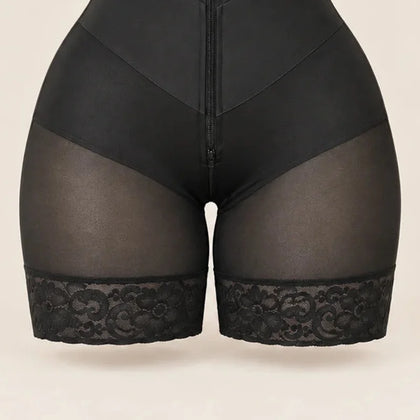 Malla y encaje en la pierna de la Faja V-Shaped Velora